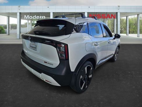 New 2026 Nissan Kicks SR w/ Cold Weather Package image 4