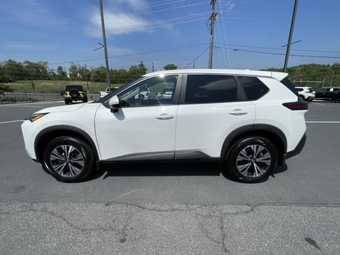 Certified 2022 Nissan Rogue SV image 8