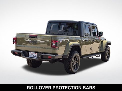 Used 2025 Jeep Gladiator Sport AWD/4WD image 9