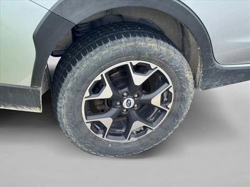 Used 2018 Subaru Crosstrek 2.0i Premium AWD/4WD image 6