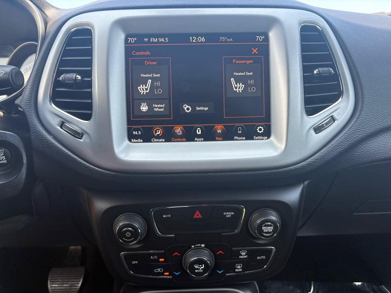 Used 2021 Jeep Compass Latitude AWD/4WD image 34