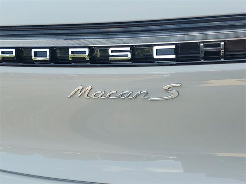 Used 2025 Porsche Macan S image 28