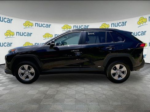 Used 2022 Toyota RAV4 LE AWD/4WD image 4