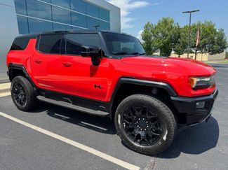 Used 2026 GMC Hummer EV SUV w/ LPO, Dark Essentials Package AWD/4WD video 2