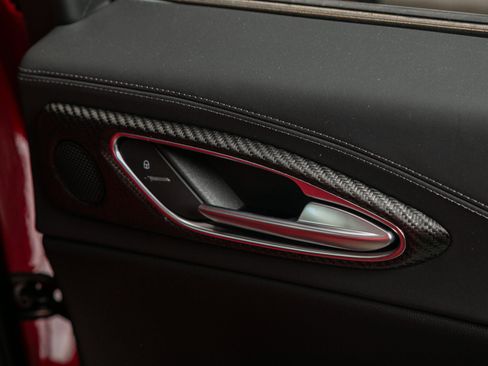 Used 2024 Alfa Romeo Giulia Quadrifoglio image 32