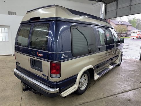 Used 2004 Ford E-150 and Econoline 150 RWD image 6
