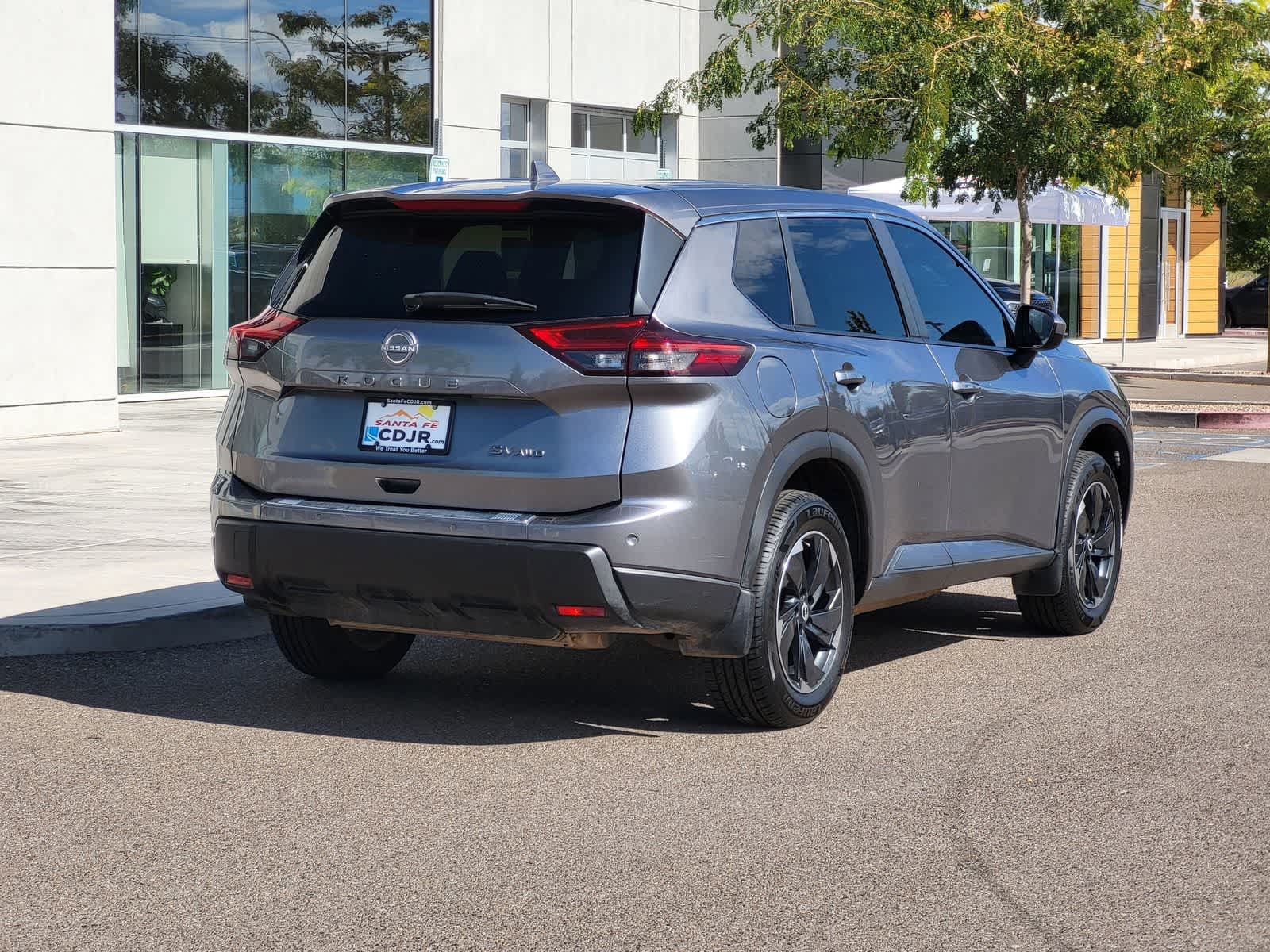 Used 2024 Nissan Rogue SV AWD/4WD image 5
