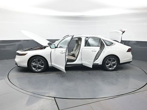 Used 2024 Honda Accord EX-L image 42