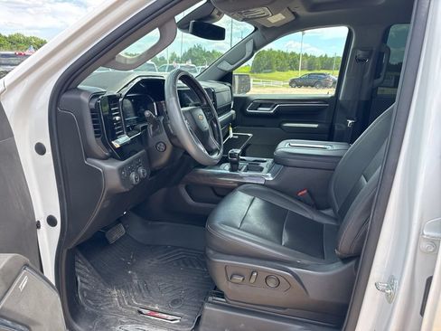Used 2022 Chevrolet Silverado 1500 LTZ AWD/4WD image 10