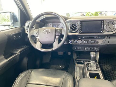 Used 2021 Toyota Tacoma TRD Off-Road AWD/4WD image 11