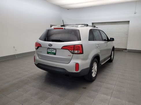 Used 2015 Kia Sorento LX FWD image 9