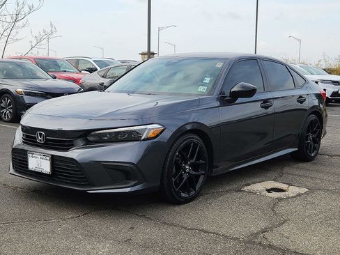 Used 2023 Honda Civic Sport image 3