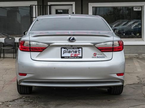 Used 2016 Lexus ES 300h image 12