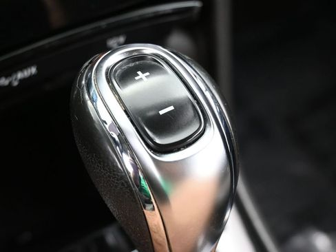 Used 2020 Buick Encore Preferred image 27