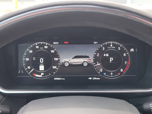 Used 2020 Land Rover Range Rover Sport HST image 15