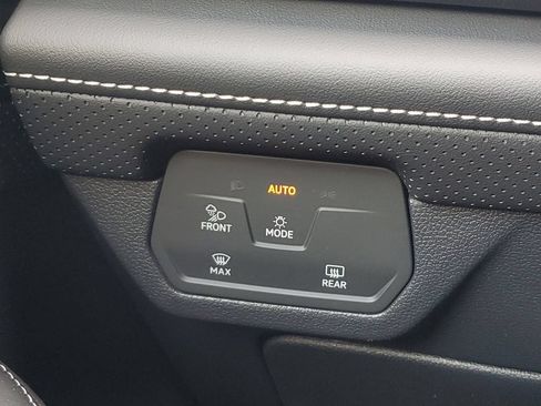 New 2026 Volkswagen Atlas Cross Sport SE FWD image 24