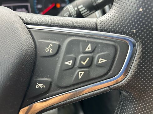 Used 2020 Chevrolet Equinox LS image 19