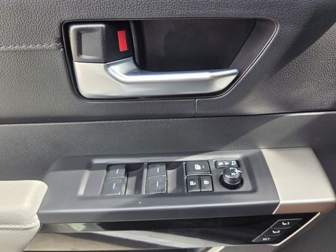 Used 2025 Toyota Sequoia Limited image 16