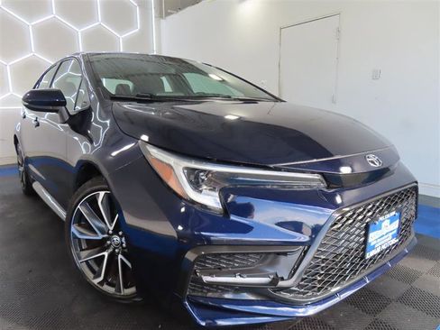 Used 2023 Toyota Corolla SE FWD image 2