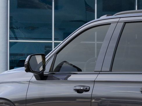 New 2026 Chevrolet Suburban RST RWD image 12