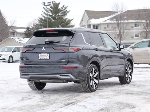 New 2026 Mitsubishi Outlander SEL image 3