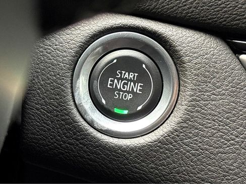 Certified 2025 Cadillac XT4 Premium Luxury image 7