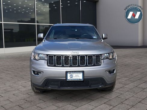 Used 2017 Jeep Grand Cherokee Laredo w/ Quick Order Package 23E image 8