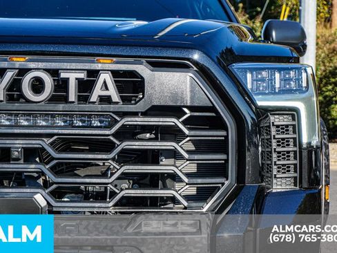 Used 2025 Toyota Tundra Limited AWD/4WD image 12