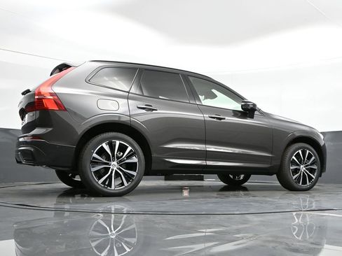 New 2025 Volvo XC60 B5 Plus w/ Protection Package Premier AWD/4WD image 40