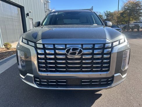 Used 2024 Hyundai Palisade Calligraphy image 2