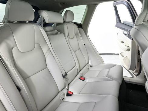 New 2026 Volvo XC60 B5 Ultra w/ Protection Package Premier image 22