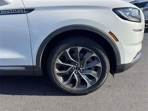 Certified 2022 Lincoln Nautilus Reserve image 6