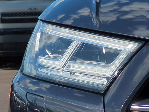 Used 2020 Audi Q5 2.0T Titanium Premium Plus w/ Premium Plus Package image 9