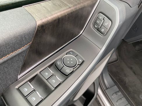 Used 2023 Ford F150 Lightning Lariat image 13