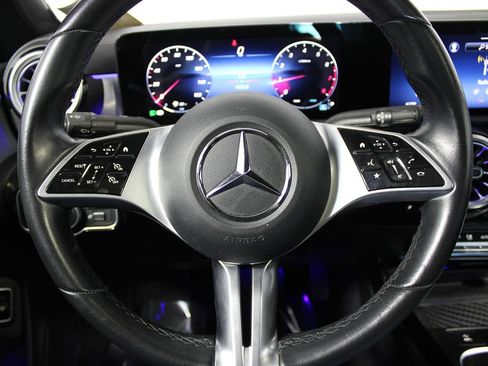 Used 2025 Mercedes-Benz CLA 250 image 14