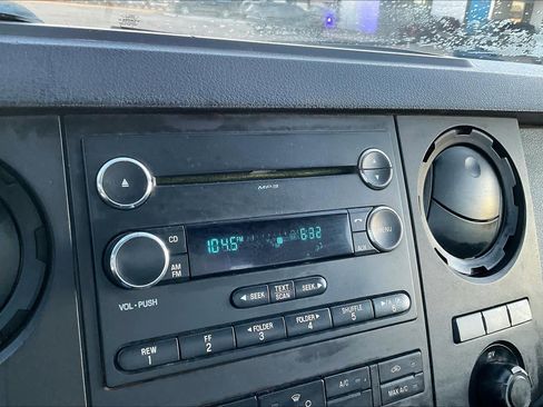 Used 2015 Ford F550 XL 4WD Reg Cab 141 WB 60 CA image 27