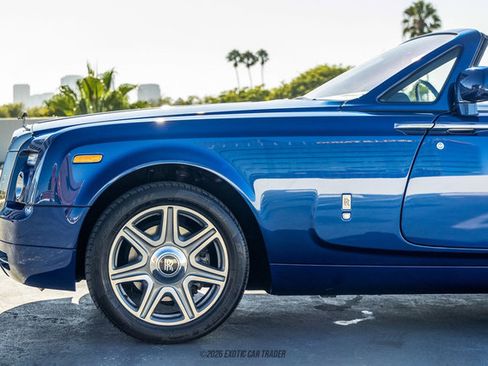 Used 2010 Rolls-Royce Phantom Drophead Coupe RWD image 4