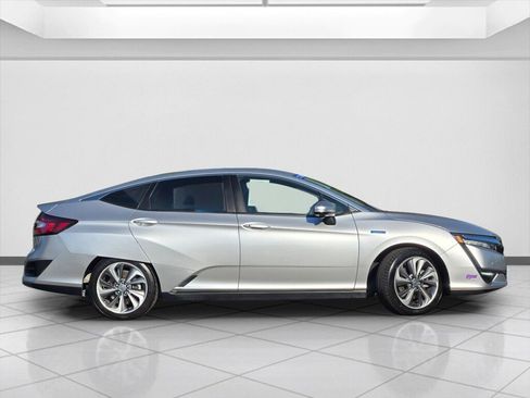 Certified 2018 Honda Clarity Plug-In Hybrid image 4
