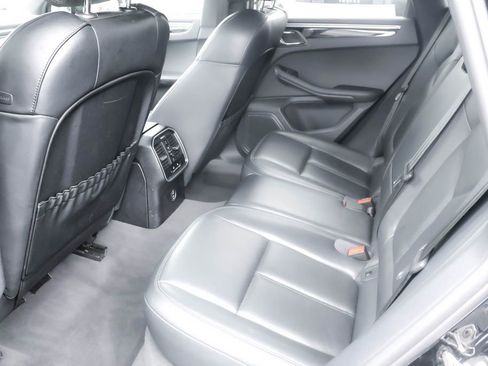 Used 2023 Porsche Macan AWD/4WD image 24