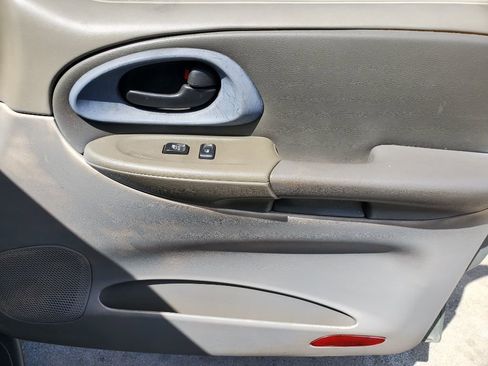 Used 2003 Chevrolet TrailBlazer LT image 37