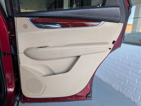 Used 2017 Cadillac XT5 Luxury w/ Driver Awareness Package image 19