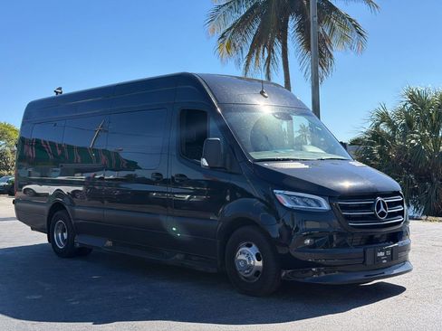 Used 2023 Mercedes-Benz Sprinter 3500 image 10