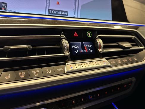 Used 2021 BMW X7 xDrive40i w/ M Sport Package image 19