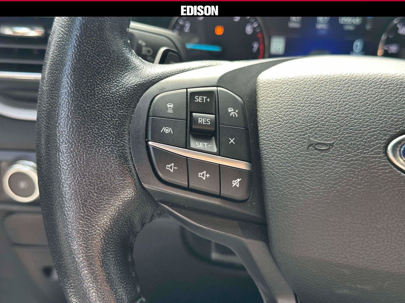 Used 2020 Ford Explorer XLT w/ Equipment Group 202A AWD/4WD image 22