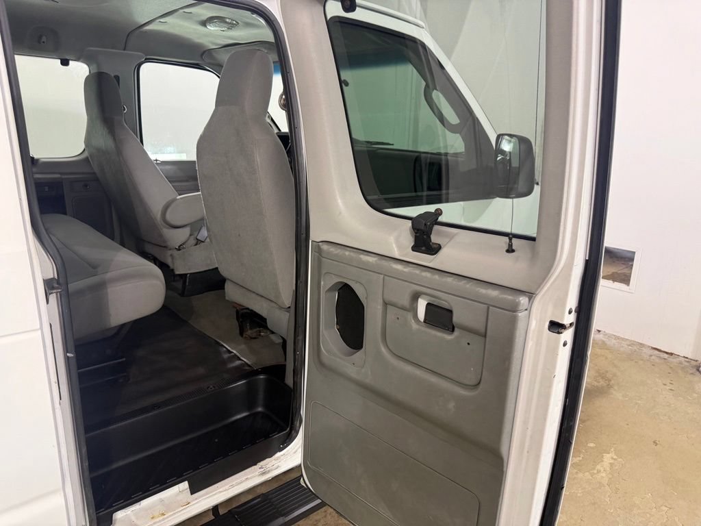 Used 2012 Ford E-350 and Econoline 350 XL RWD image 20