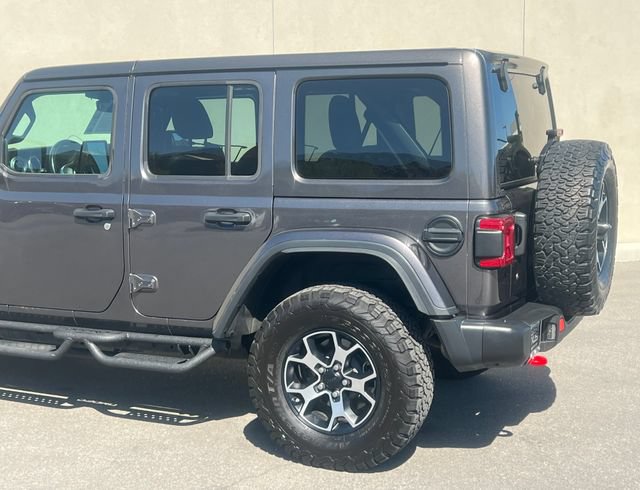 Used 2018 Jeep Wrangler Unlimited Sahara AWD/4WD image 7