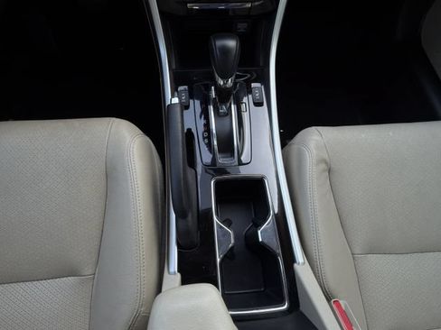 Used 2017 Honda Accord EX-L image 20