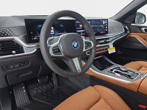 New 2026 BMW X5 xDrive50e w/ M Sport Package AWD/4WD image 16