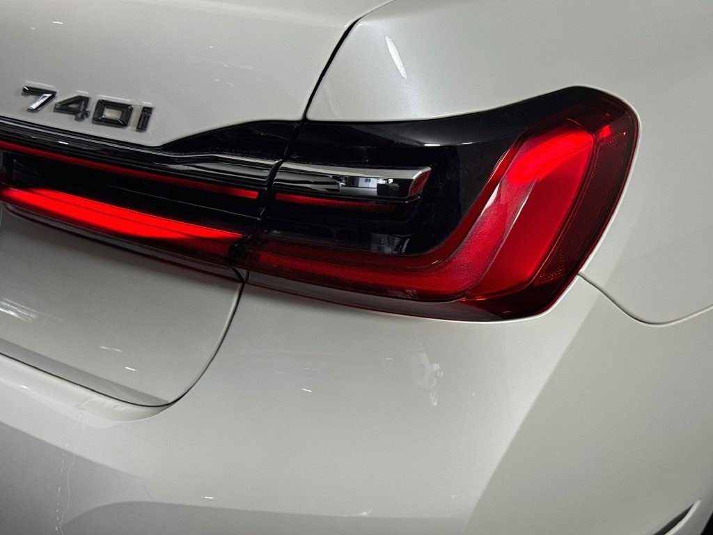 Used 2020 BMW 740i RWD image 33