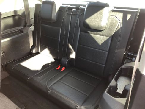 Used 2019 Volkswagen Tiguan SEL image 36